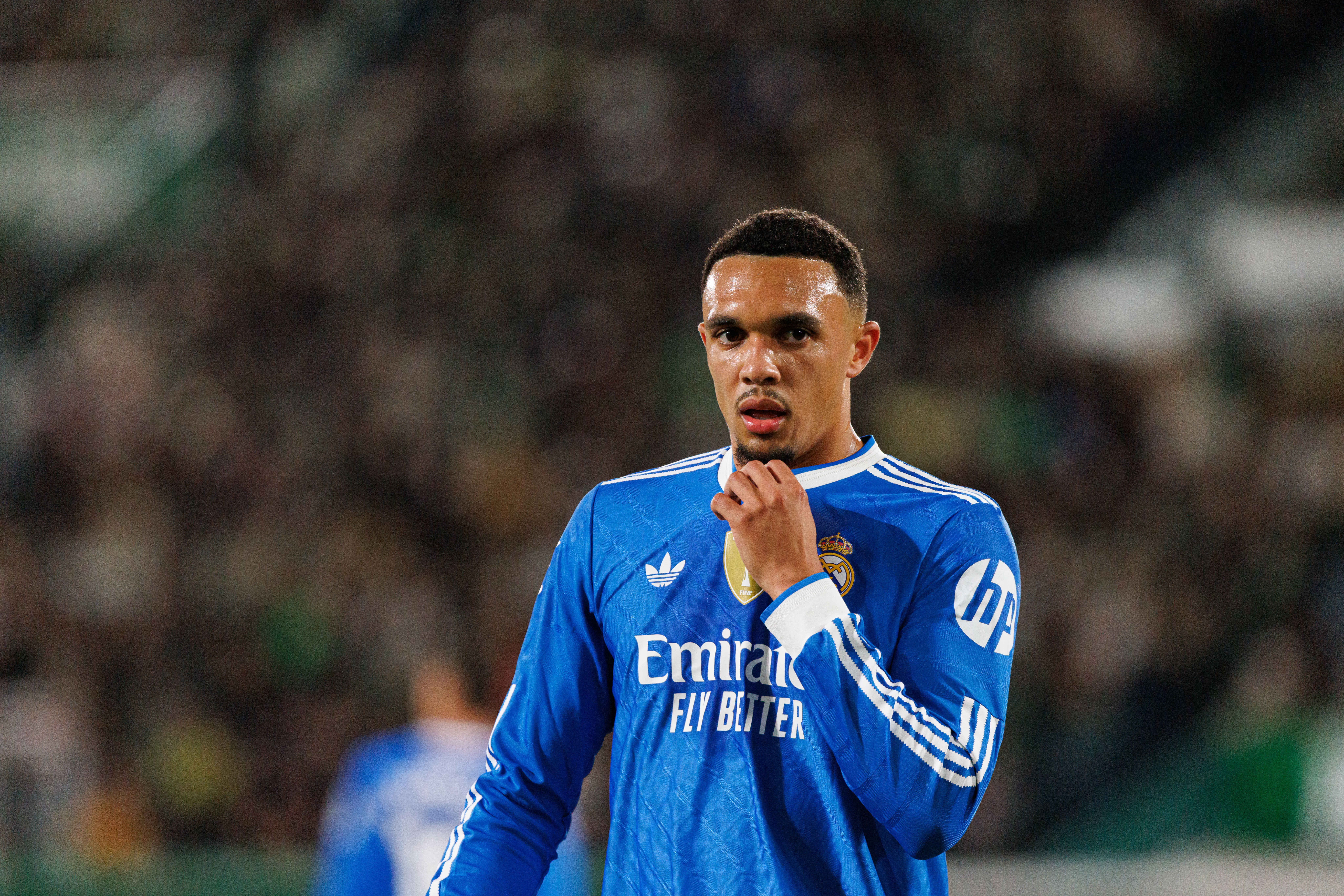 开云体育官网-阿诺德在皇马没有未来？邮报辟谣：阿韦洛亚没有要求他离队